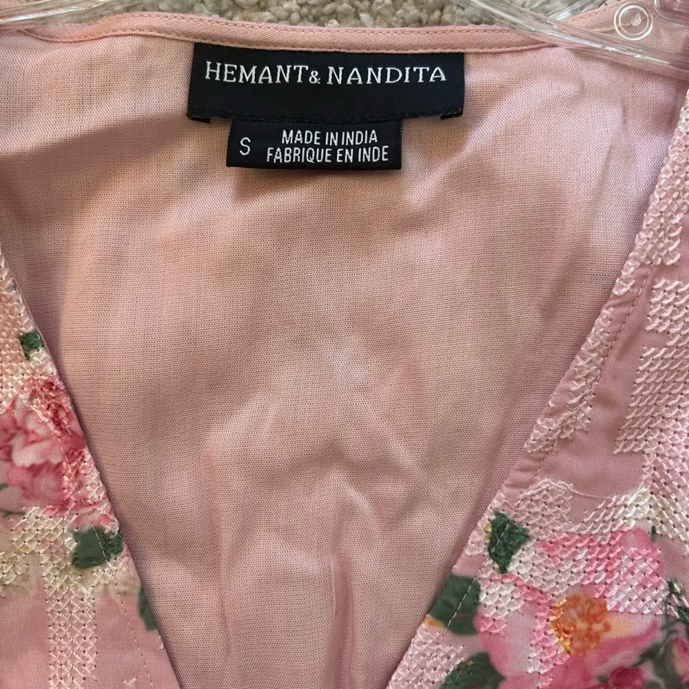 Anthropologie HEMANT & NANDITA V Neck Short Sleeve Floral Blouse Size S - Picture 3 of 10
